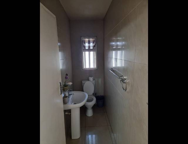 5 BEDROOM HOUSE FOR SALE IN GRASSY PARK